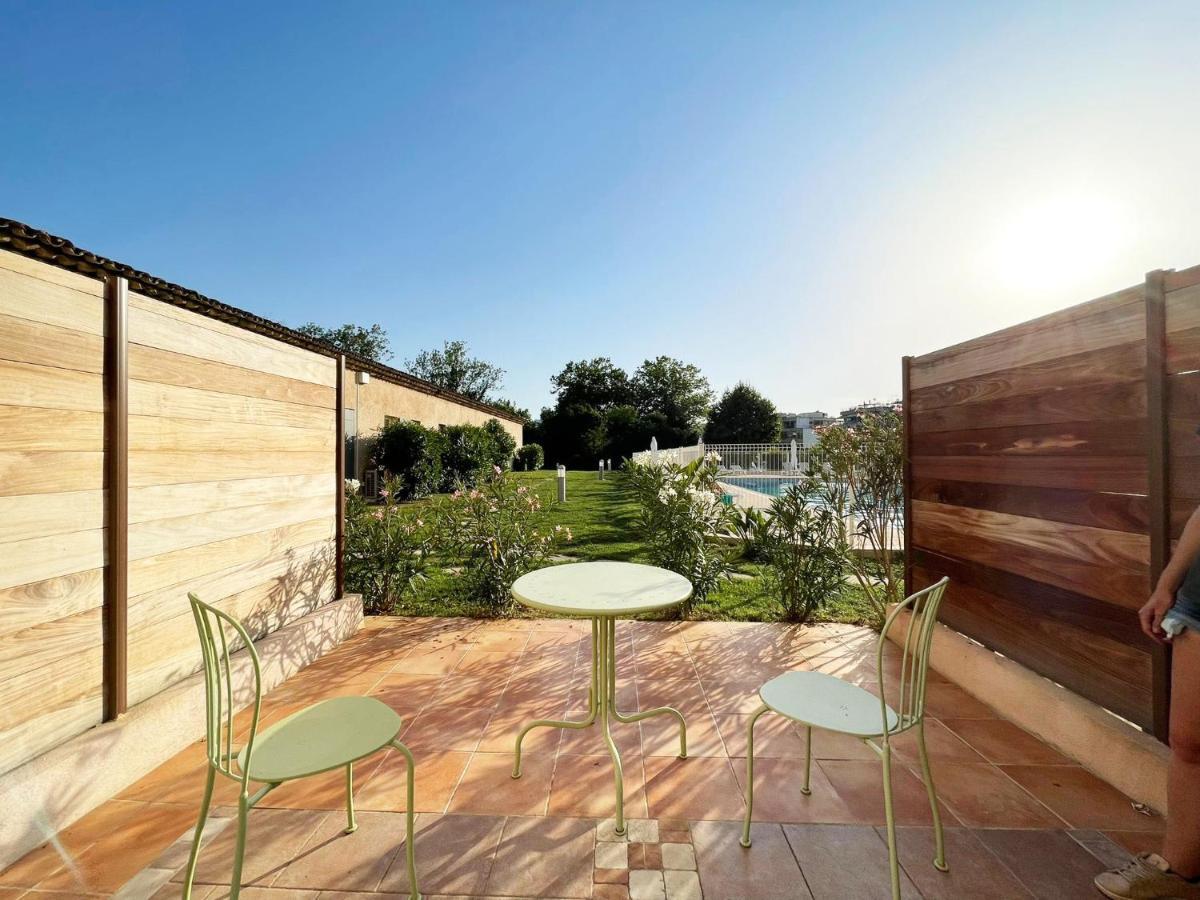Studio 2 - Les Suites De Robinson - Residence Avec Piscine En Bord De Siagne, A Mandelieu Dış mekan fotoğraf